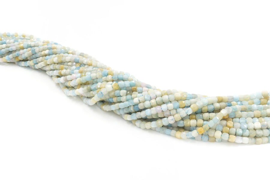 Acquamarina fili cubi sfaccettati 4mm - immagine 2