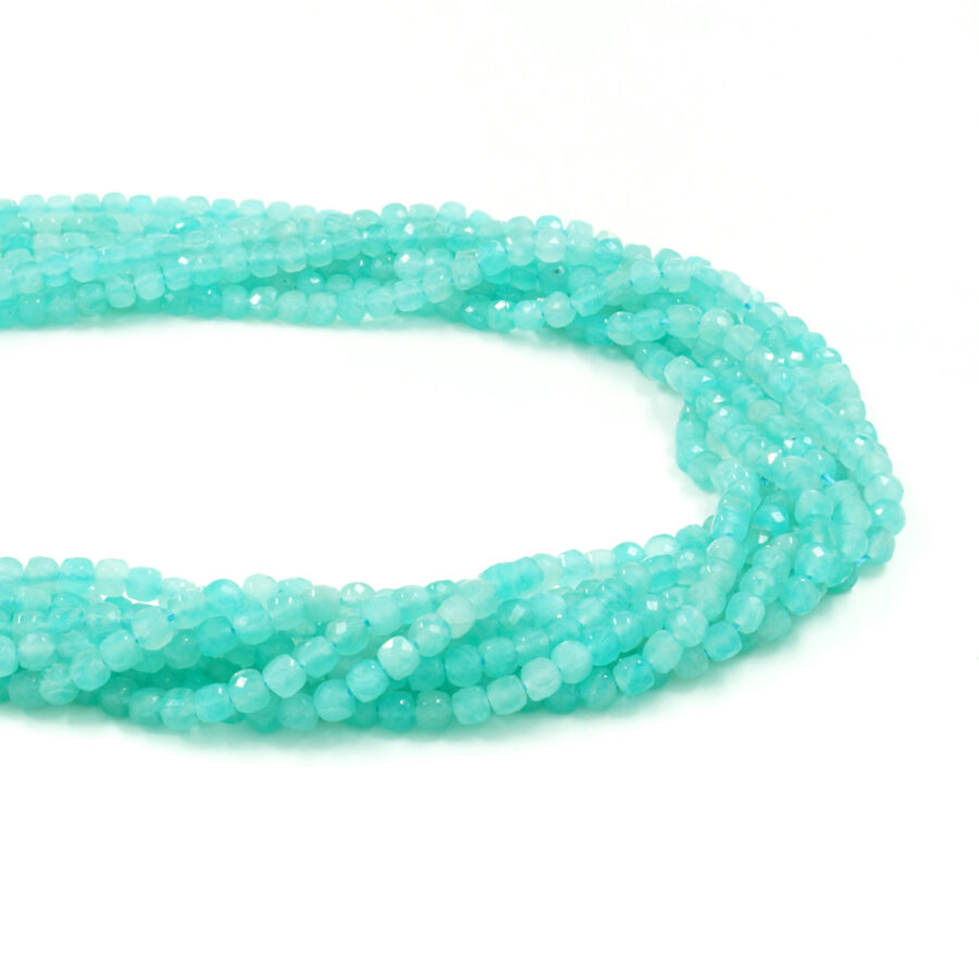 Amazzonite fili cubi sfaccettati 4mm