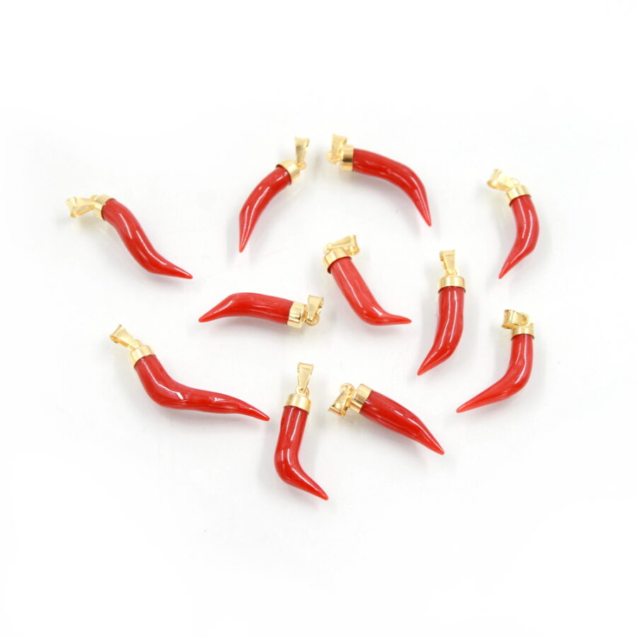 Cornetti portafortuna in corallo rosso montati in argento dorato 925‰ - immagine 4