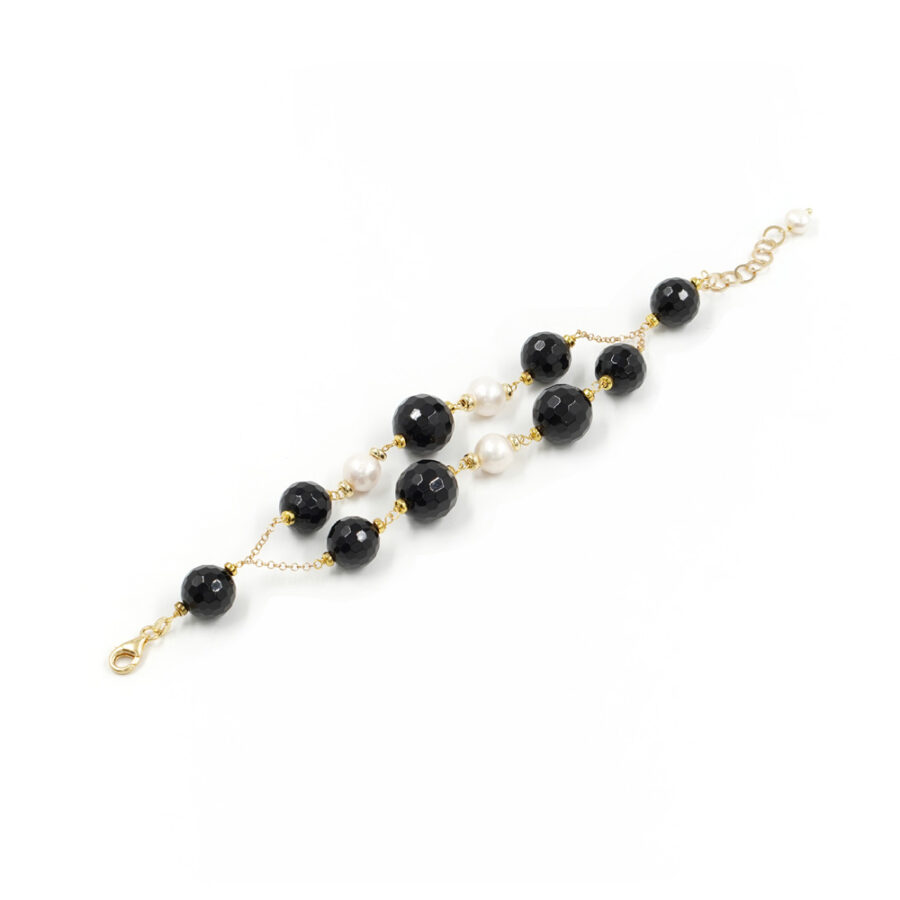 Bracciale ammagliato con filo di argento 925 agata nera e perle e chiusura in argento – Dorato