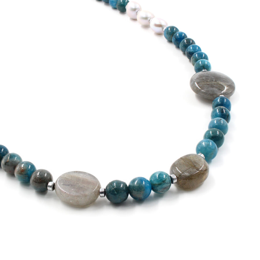 Collana apatite, labradorite, perle, quarzo grigio e chiusura in argento 925‰