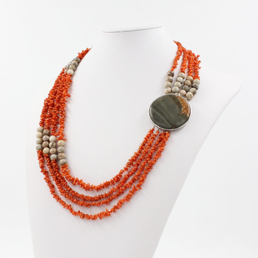 Collana Multifilo con corallo fossile, chips corallo e elemento di diaspro in chiusura in argento 925‰