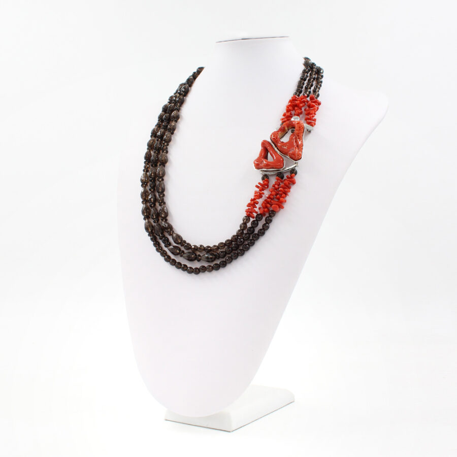 Collana Multifilo con quarzo fumè, corallo e elementi di corallo in chiusura in argento 925‰