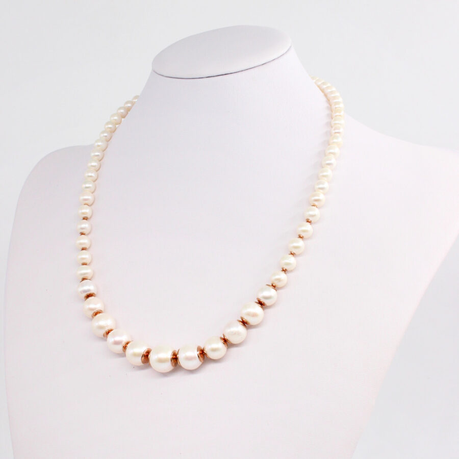 Collana di perle a gradazione con elementi e chiusura in argento 925‰