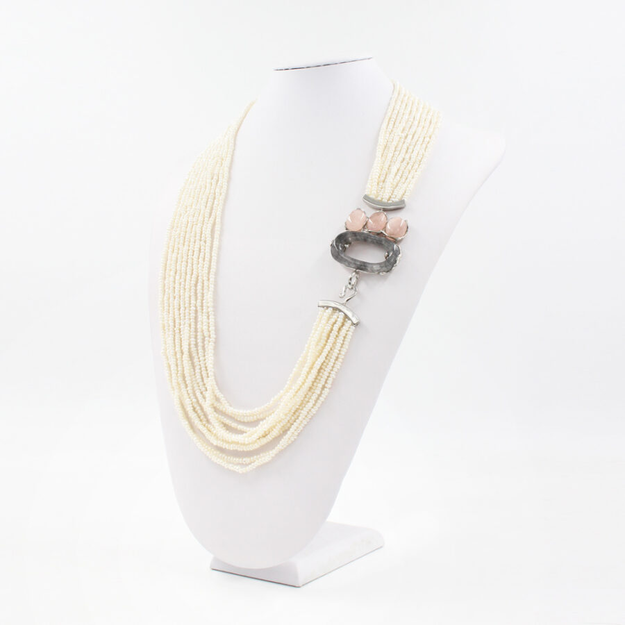 Collana Multifilo con microperle, e elementi di quarzo grigio e morganite in chiusura in argento 925‰