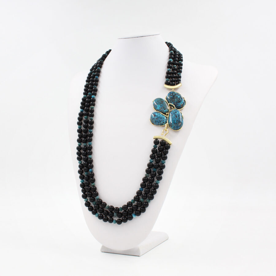 Collana Multifilo con agata nera satinata, apatite e elementi di crisocolla in chiusura in argento 925‰