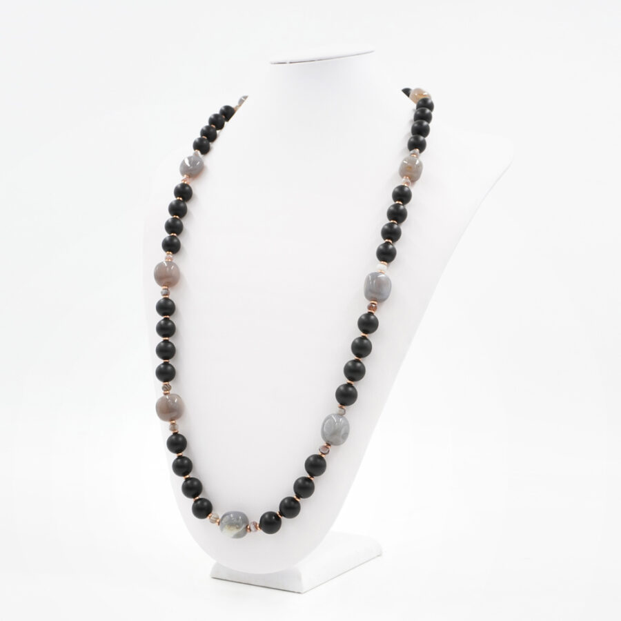 Collana con agata nera, grigia, botswana, ematite e chiusura in argento 925‰ - immagine 2