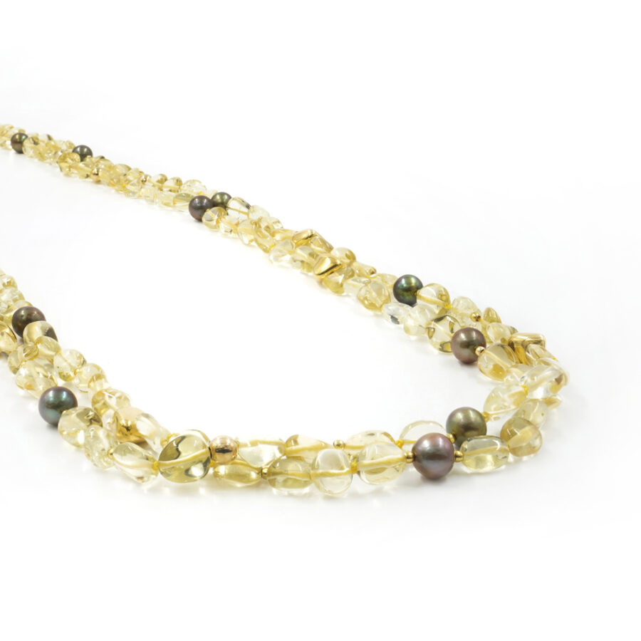 Collana Multifilo con sassi di quarzo lemon, perle e elementi e chiusura in argento 925‰ – Dorato