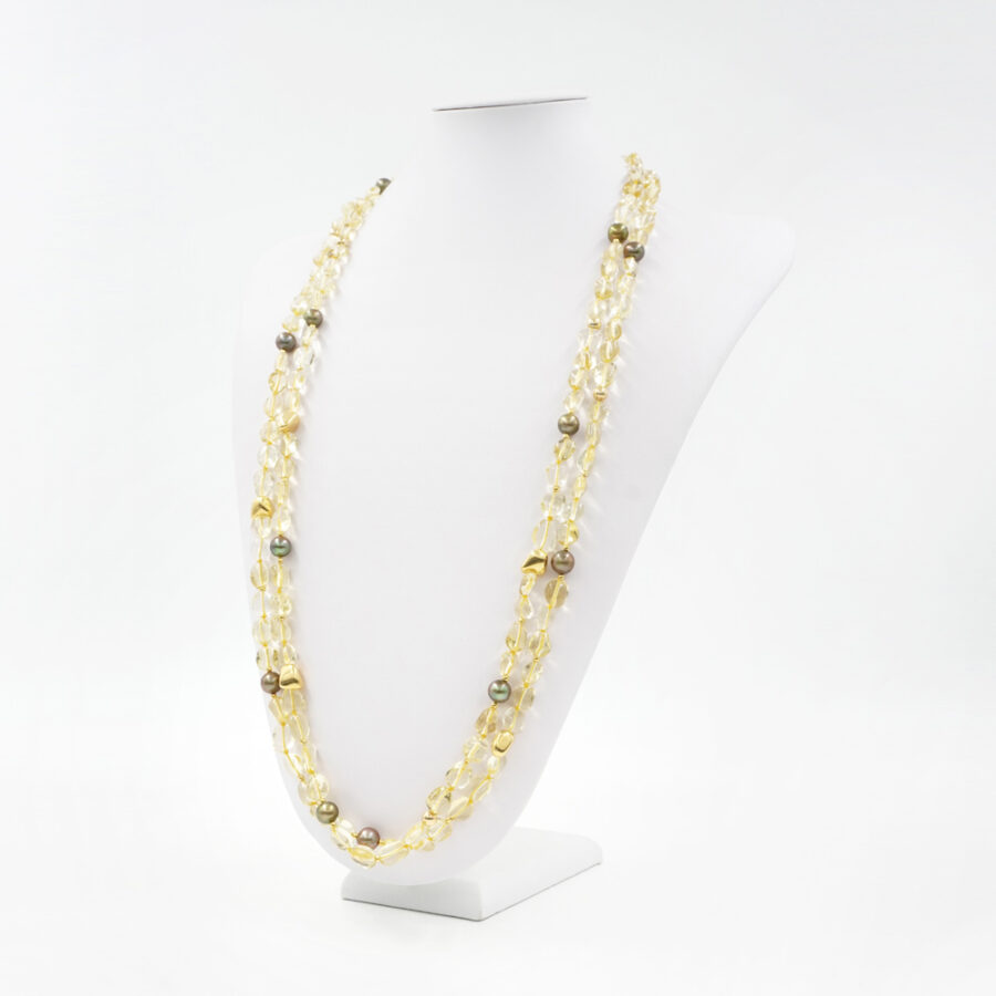 Collana Multifilo con sassi di quarzo lemon, perle e elementi e chiusura in argento 925‰ – Dorato - immagine 2