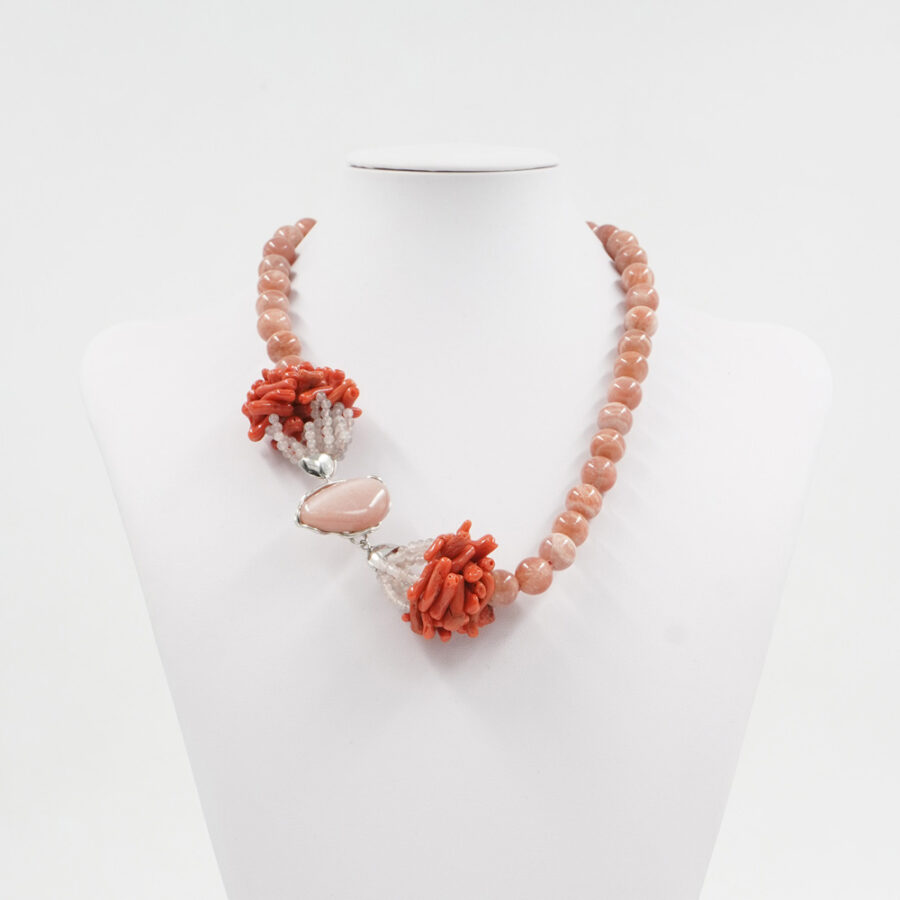 Collana con pietra del sole, corallo e agata grigia e chiusura in argento 925 – Rodiato - immagine 2