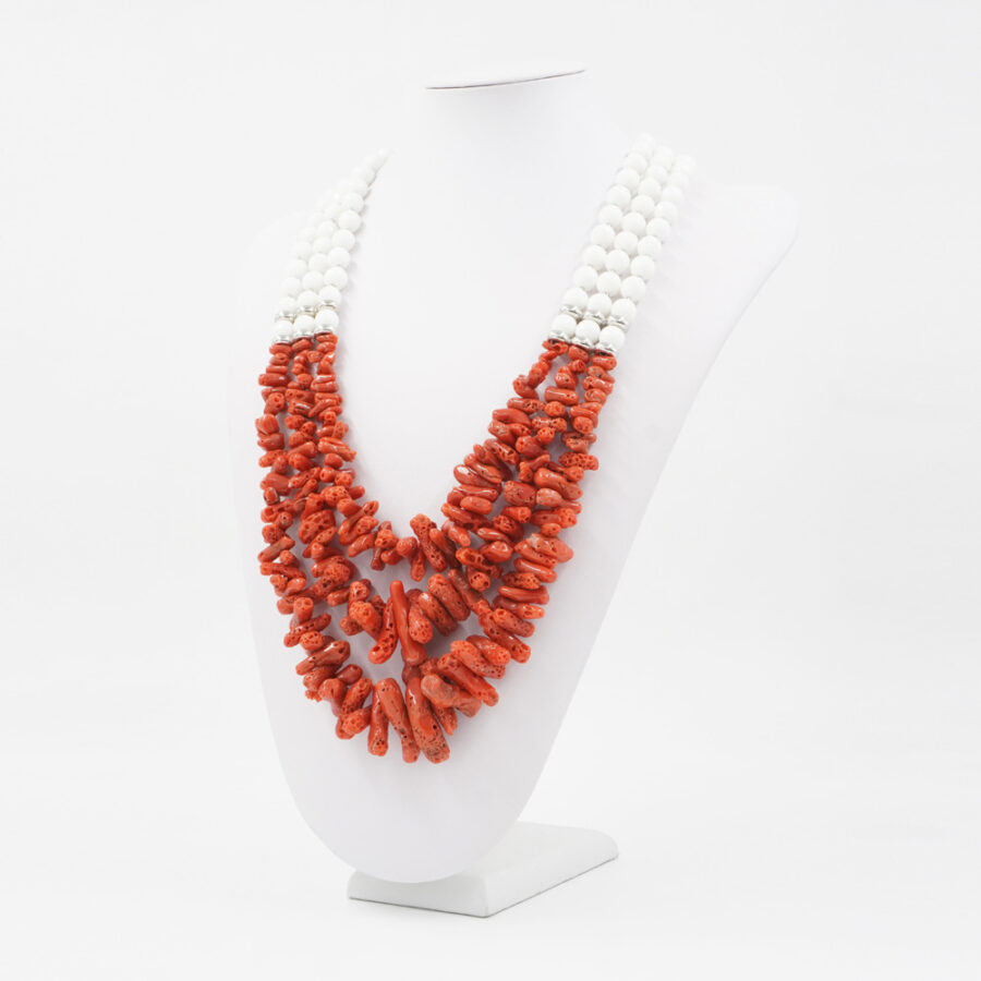Collana Multifilo con agata bianca, corallo e chiusura in argento 925 – Rodiato