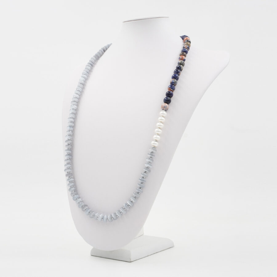 Collana con occhio di gatto grigio, ematite, sodalite arancio, perla e chiusura in argento 925 – Rodiato