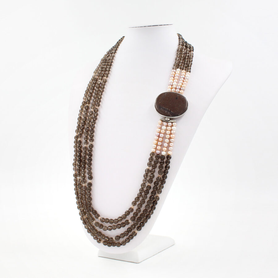 Collana Multifilo con quarzo fumè, perle e elemento di diaspro in chiusura in argento 925‰