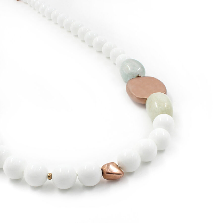 Collana in agata bianca, berillo, ematite e chiusura in argento 925‰