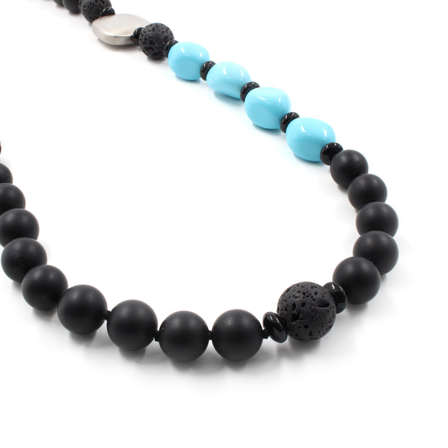 Collana in agata nera, pasta di turchese, lava e chiusura in argento 925‰