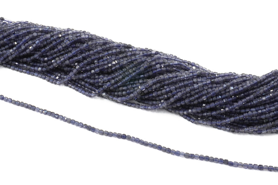 Iolite fili cubi sfaccettati 2,5mm