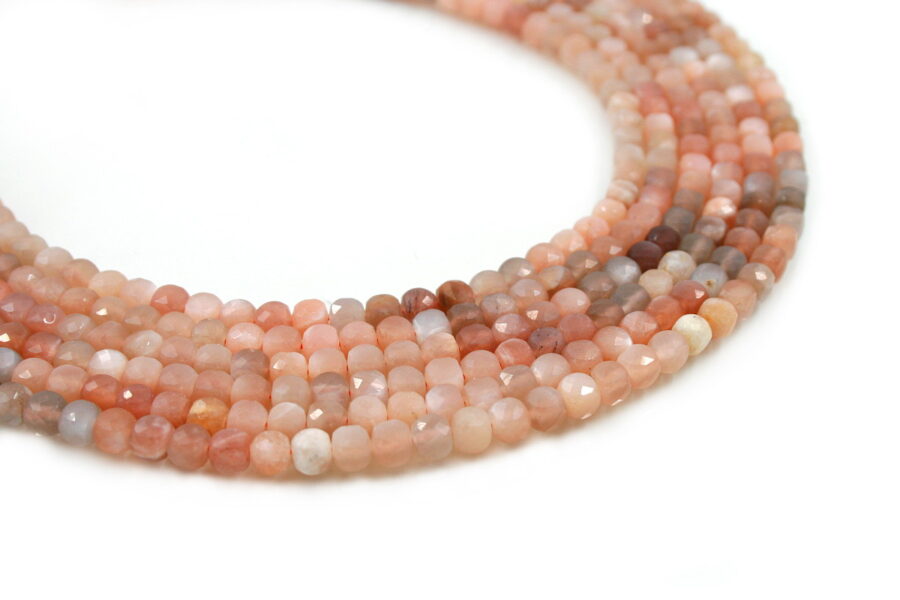 Moonstone rosa multicolor fili cubi sfaccettati 5mm - immagine 3