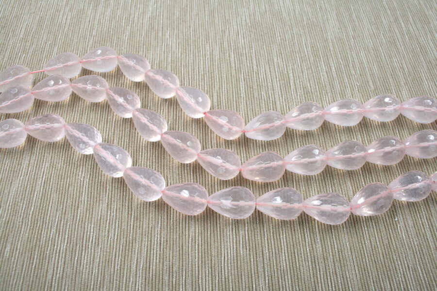 Quarzo rosa fili drop sfaccettati 22x16mm - Foro Passante