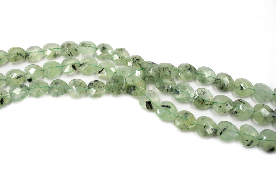 Quarzo verde tormalinato fili cuori sfaccettati 16mm