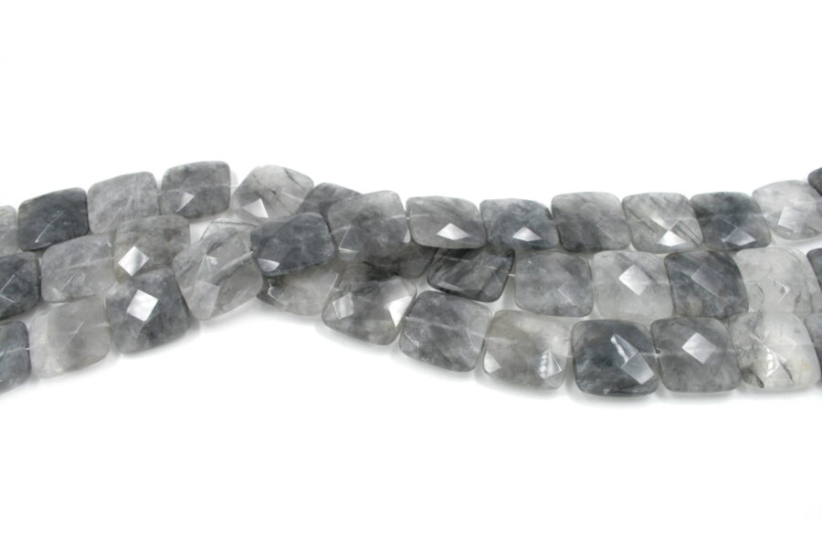 Cloudy quartz fili quadrati sfaccettati 20mm