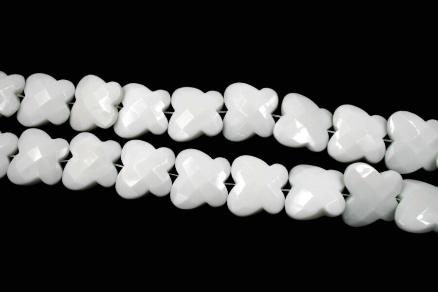agata bianca fili farfalle sfaccettate 33x30mm