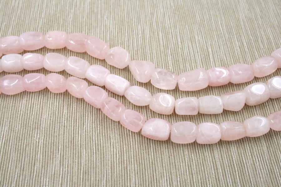 Quarzo rosa fili sassi 16x12mm