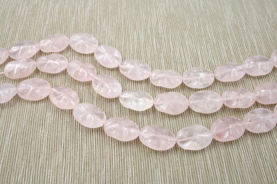 Quarzo rosa fili flat oval 25x18mm curvi
