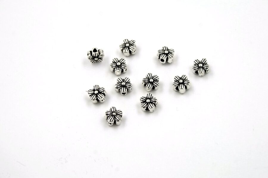 Argento distanziatori fiore 7½mm