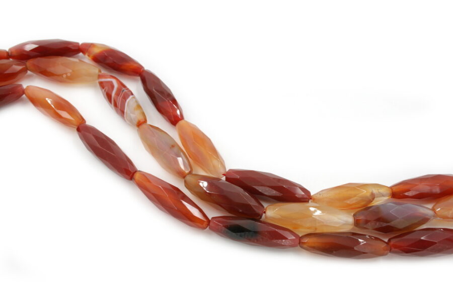 Agata rossa fili olive sfaccettate 40x13mm