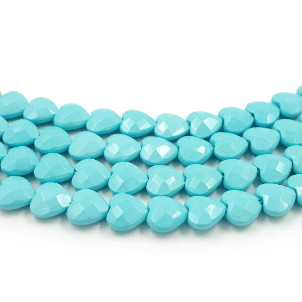Pasta turchese fili cuori sfaccettati 16mm