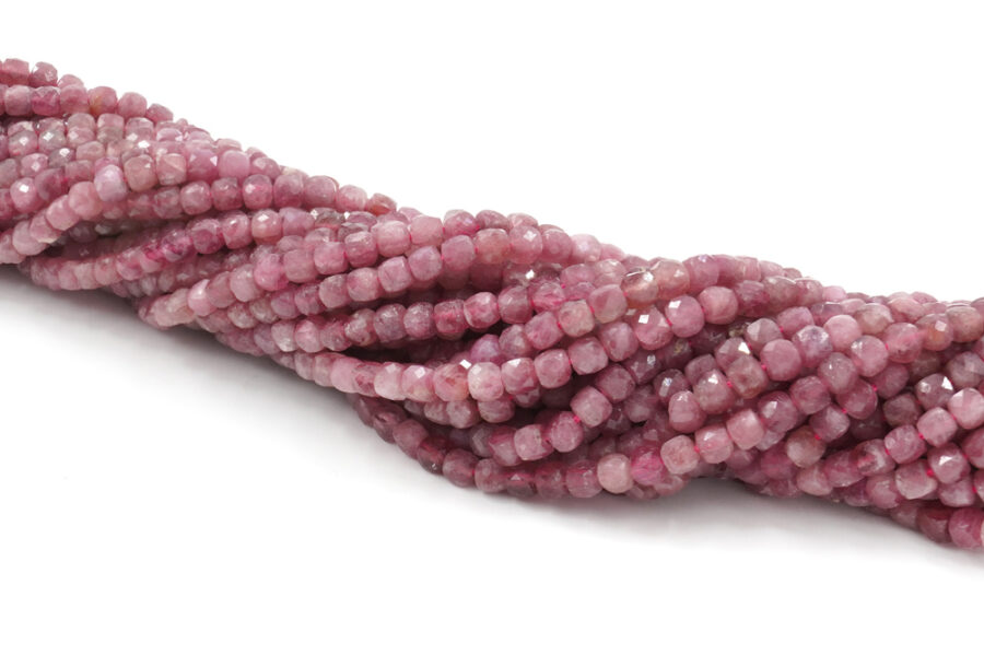 Tormalina fili cubi sfaccettati 4mm