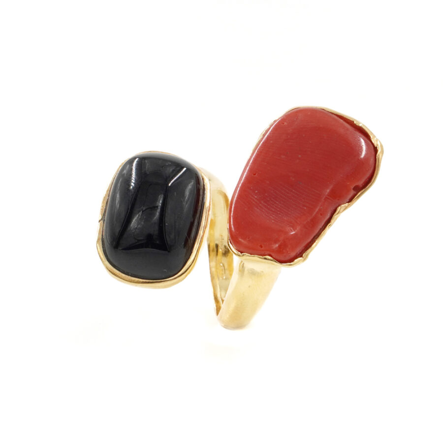 Anello in argento 925 con corallo, agata nera - Dorato