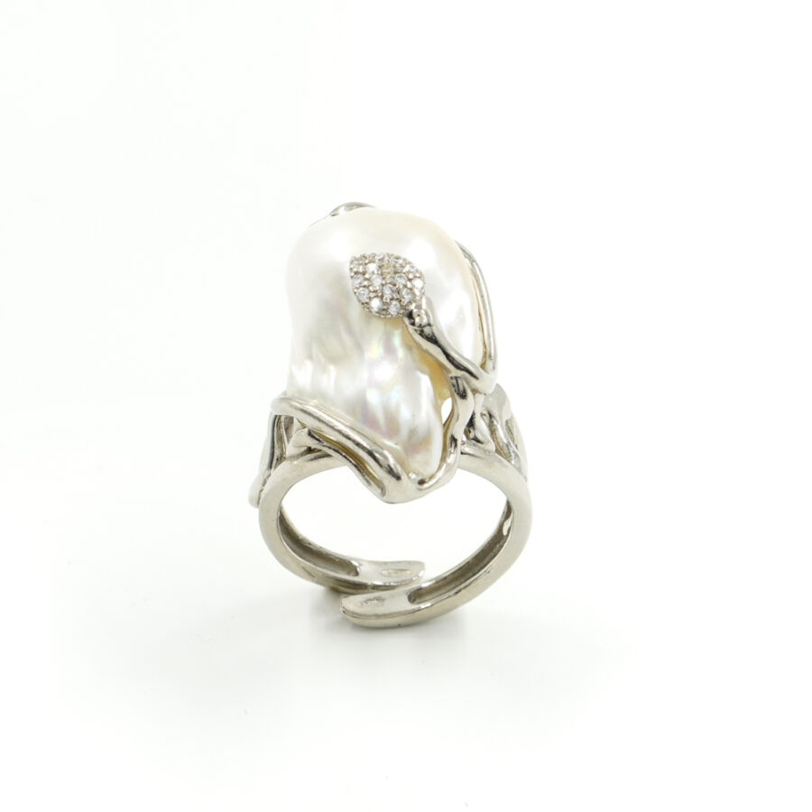 Anello in argento 925 con perla barocca – Platinato