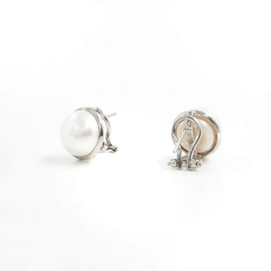 Orecchini in argento 925 con perla a bottone – Platinato