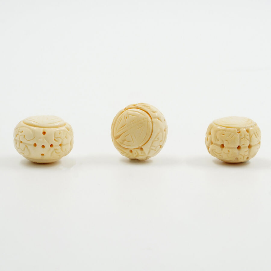 Tramezzi inciso in osso di bufalo forma barilotto 27x20mm – Foro Passante