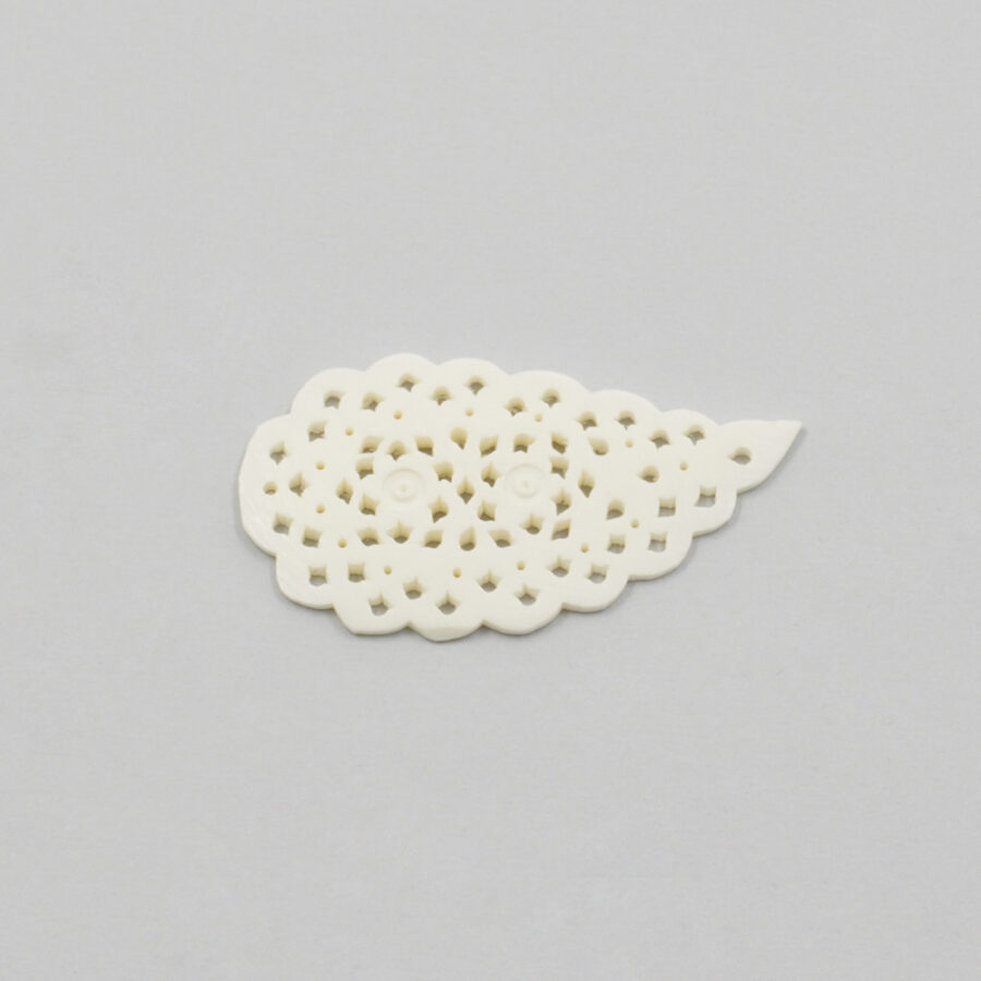 Piastre incise in osso di bufalo forma goccia 64x36mm