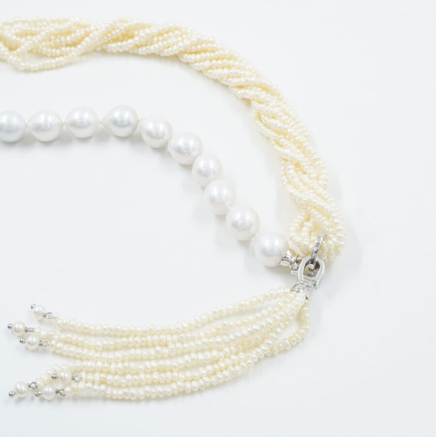 Collana Multifilo con perle, elemento in ottone con zirconi, chiusura in argento 925 – Rodiato - immagine 2