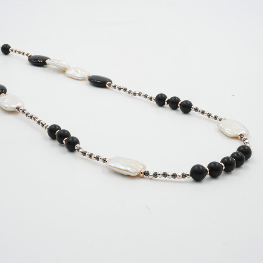 Collana con ematite, agata nera, perla, chiusura in argento 925 – Rodiato