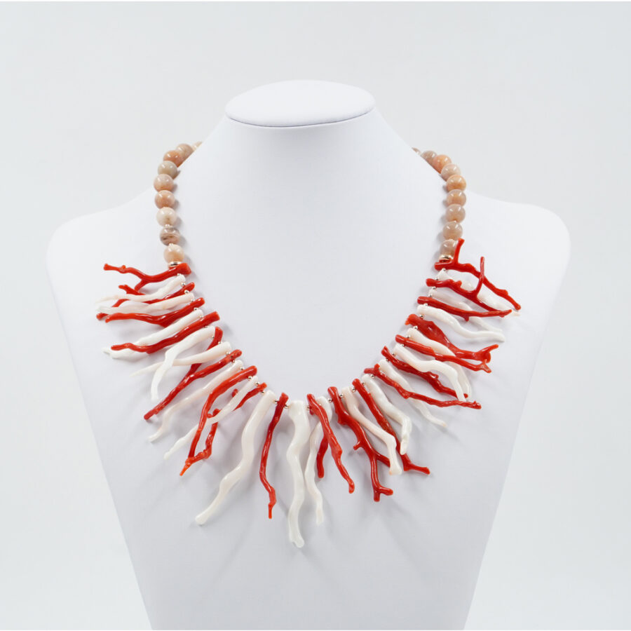 Collana con pietra del Sole, corallo bianco, corallo rosso, ematite, chiusura in argento 925 – Rosato