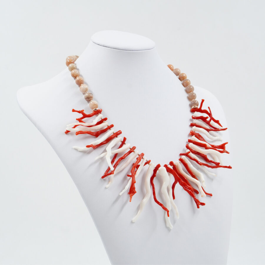 Collana con pietra del Sole, corallo bianco, corallo rosso, ematite, chiusura in argento 925 – Rosato - immagine 2