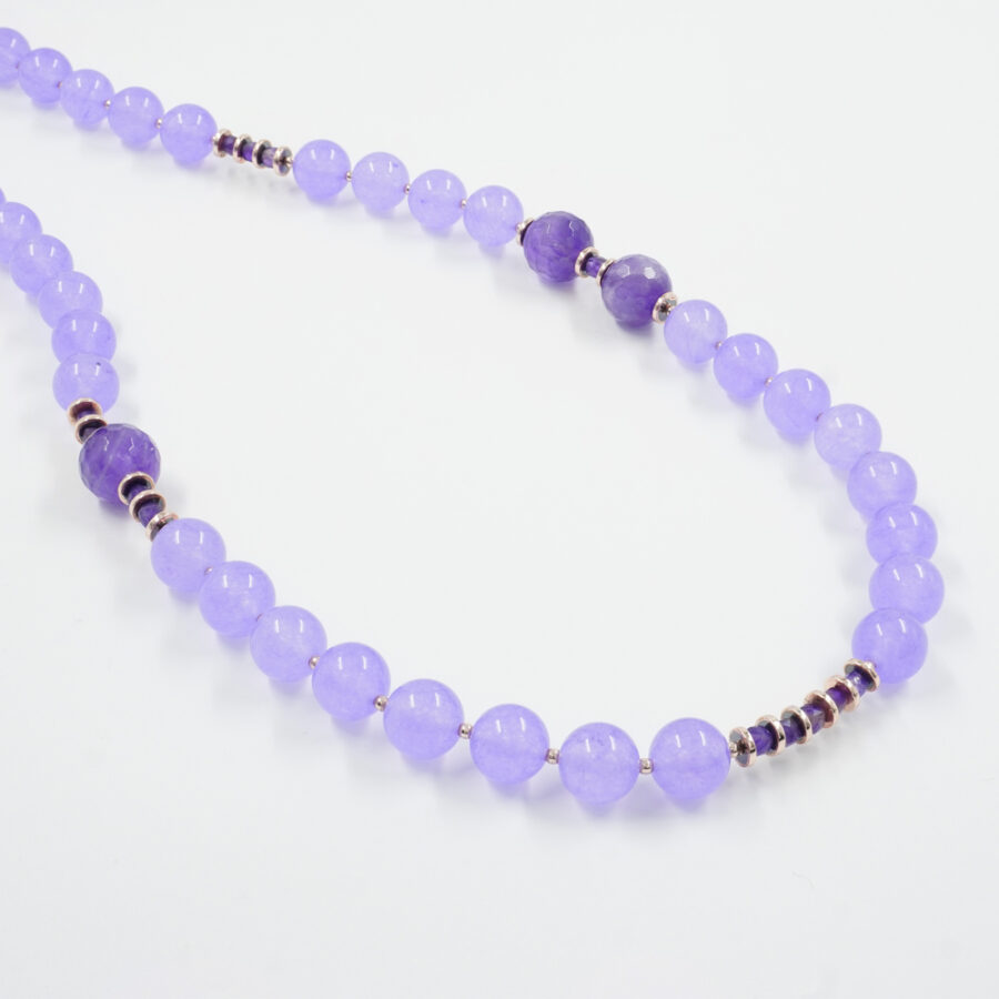 Collana con giada viola tinta, ametista, ematite, chiusura in argento 925 – Rosato