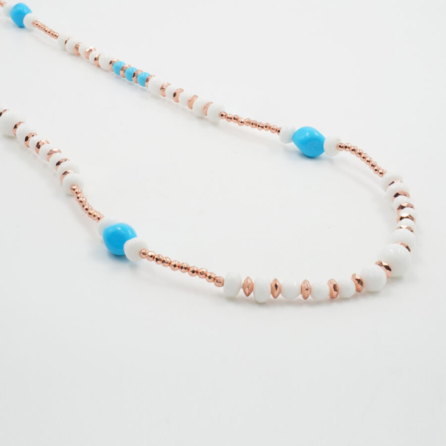 Collana con agata bianca, pasta di turchese, ematite, chiusura in argento 925 – Rosato
