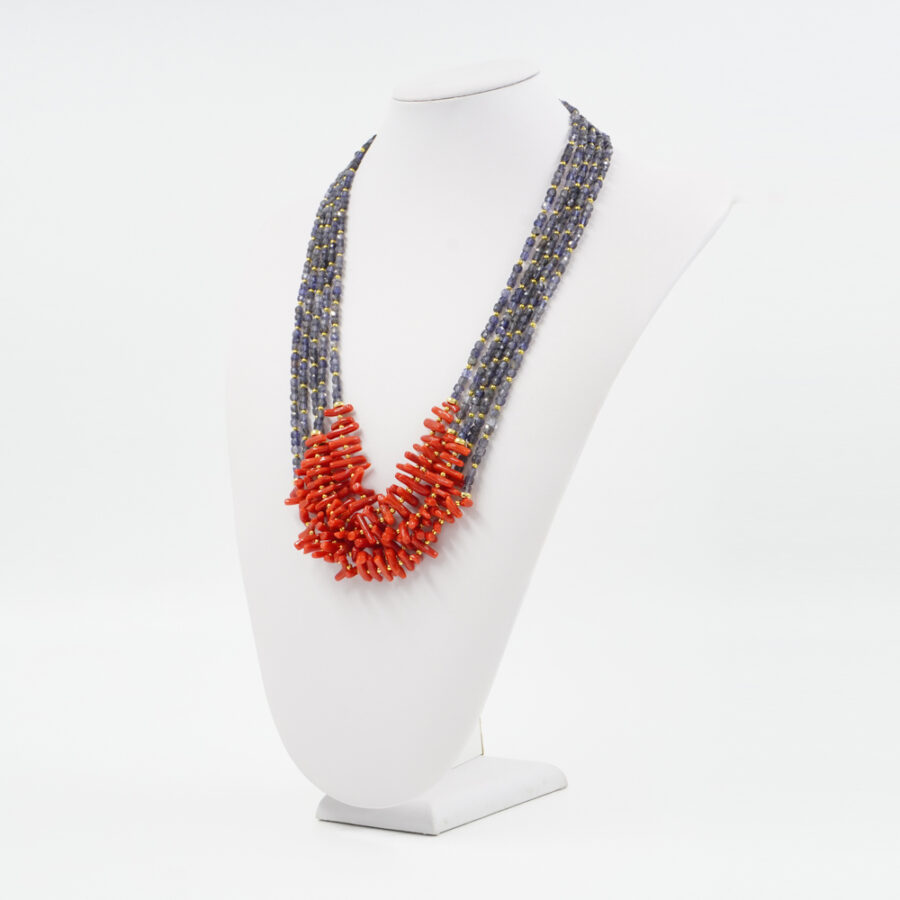 Collana Multifilo con iolite, corallo, ematite, chiusura in argento 925 – Dorato