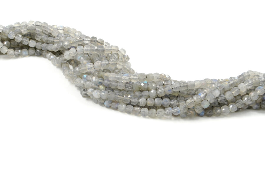 Labradorite fili cubi sfaccettati 4mm