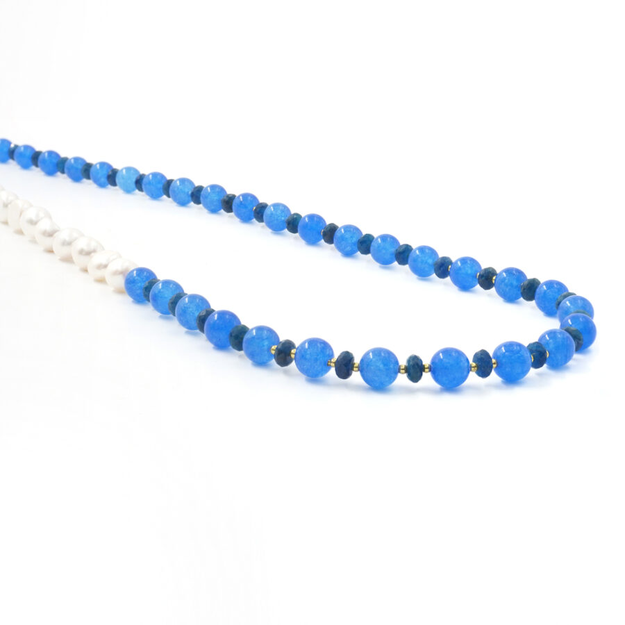 Collana con giada tinta blu, apatite, ematite, perla, chiusura in argento 925 - Dorato