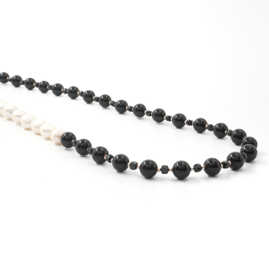 Collana con agata nera, spinello nero, ematite, perla, chiusura in argento 925 - Rosato