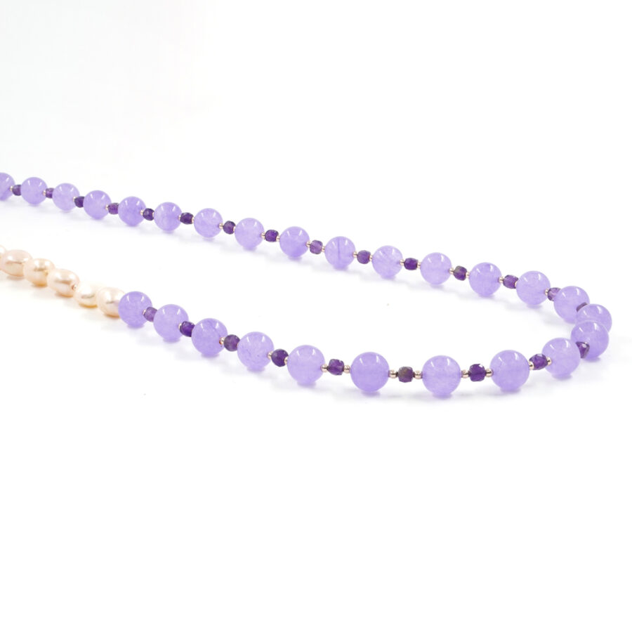 Collana con giada tinta viola, ametista, ematite, perla, chiusura in argento 925 - Rosato