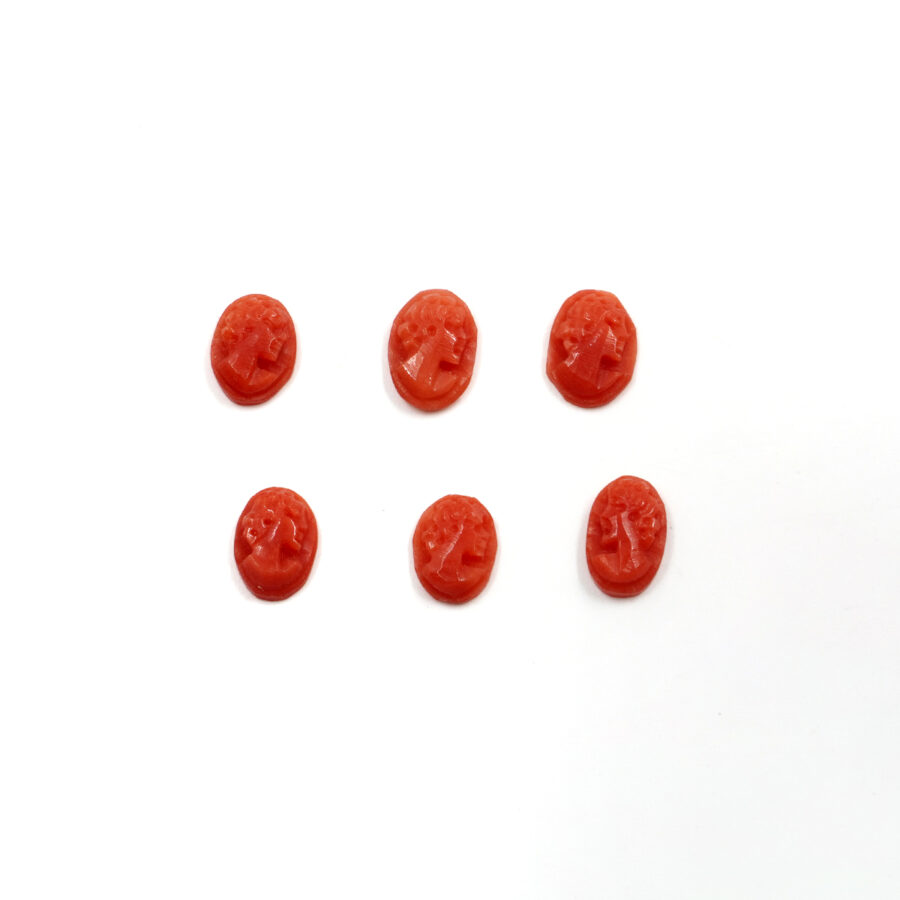 Corallo intagliato con volto donna misura 4x6mm, 6x8mm