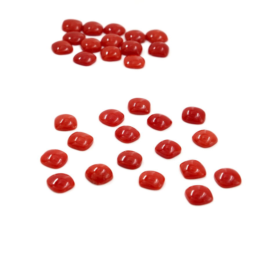 Corallo Mediterraneo Cabochon quadrato con angoli smussati da 7mm a 9mm