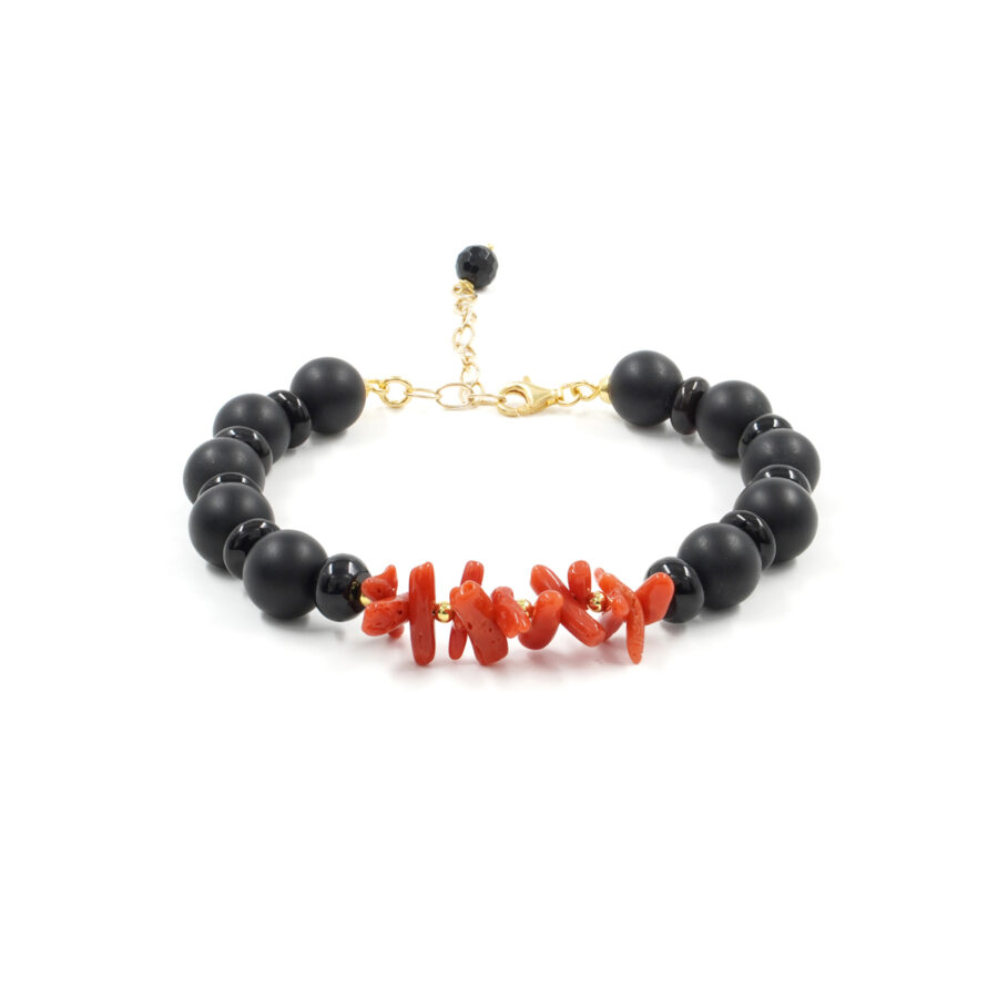 Bracciale con agata nera satinata, corallo, ematite, chiusura in argento 925 – Dorato